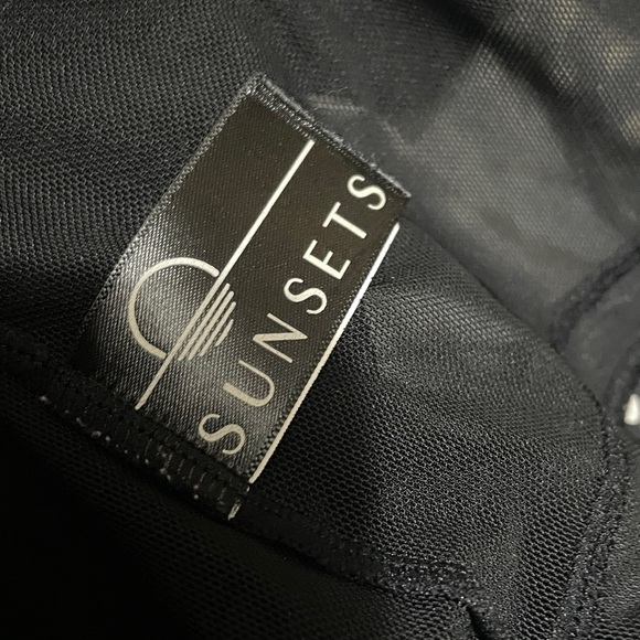 Sunsets Black and White Polka Dot Tankini Women's  SwimTop 40DD - Picture 4 of 9